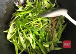 尖椒豆腐皮的做法图解4