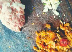 芹菜榨菜肉沫的做法图解2
