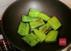 蒜蓉虎皮尖椒的做法图解4