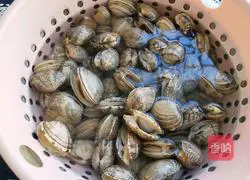 家常香炒蛤蜊的做法图解2