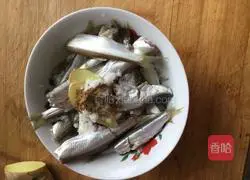 干炸河鱼的做法图解5