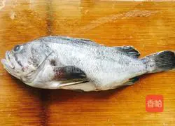 家常烧黑头鱼的做法图解1