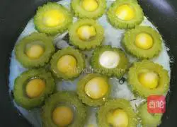 苦瓜鹌鹑蛋的做法图解6