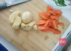 啤酒闷鸡腿的做法图解2