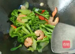 虾球炒西蓝花的做法图解10