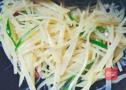 香肠炒土豆丝的做法图解4