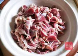 干锅鸡胗的做法图解1