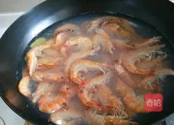 花椒盐水虾的做法图解4