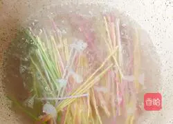 五彩水果披萨的做法图解2