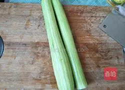 蒜蓉丝瓜的做法图解1