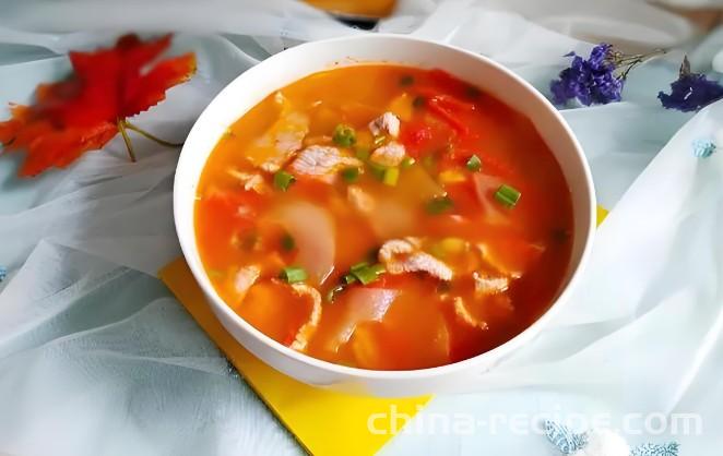 The practice of tomato and cucumber Sliced pork soup