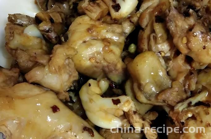 The method of braising chicken with dried bamboo shoots