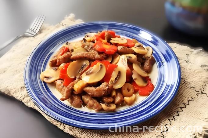The recipe for stir frying mushrooms with black pepper steak