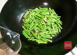 蒜香生抽豇豆的做法图解10