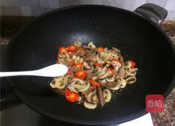 黑椒牛排炒蘑菇的做法图解8