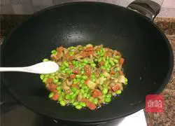 青豆炒蘑菇的做法图解8