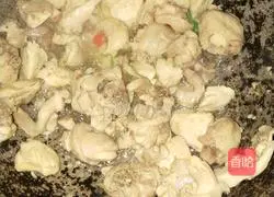 鸡肉炒土豆的做法图解2