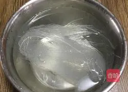 蒜香粉丝虾的做法图解1