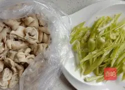 爆炒猪大肠的做法图解1