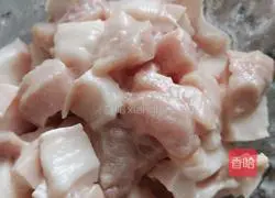 西芹木耳炒肉的做法图解3