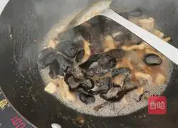 西芹木耳炒肉的做法图解7