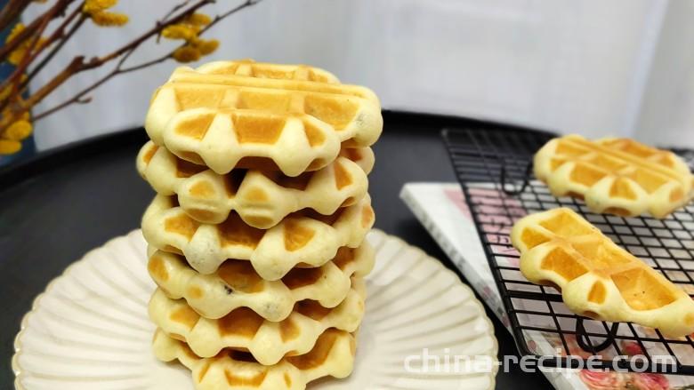 The recipe for sweet and delicious purple rice waffles