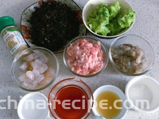 鲜虾时蔬小馄饨,至此，所有材料准备完成。馄饨皮是买的现成的。