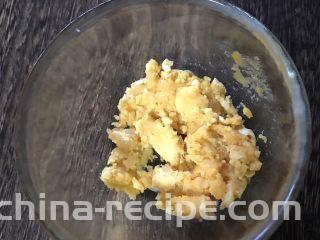 超豪华饭团,咸蛋黄1个碾碎