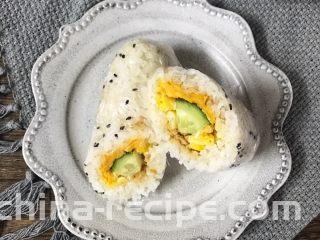 超豪华饭团,用刀斜着一切二