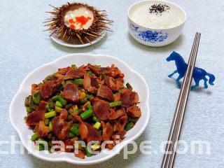 蒜苔辣炒鸡胗,下饭菜搭配一碗米饭和海胆蒸蛋羹就美极了