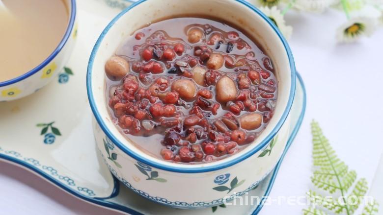 The practice of milk flavored red bean and barley Congee