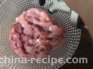 咸菜肉丝面疙瘩,加少许黄酒