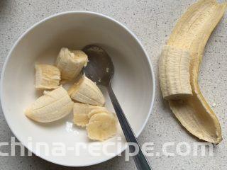 香蕉烤燕麦,香蕉预留一点待会切片