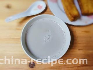 花生杂豆浆,搭配自己炸的健康油条
