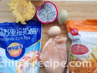 水果鸡肉披萨,准备好所有食材。
