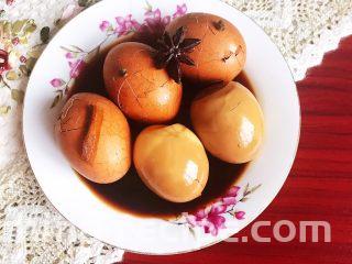 自制五香茶蛋,自制五香茶蛋非常入味，口感超级棒，无任何添加，营养又健康，简单又好做，早餐首选~