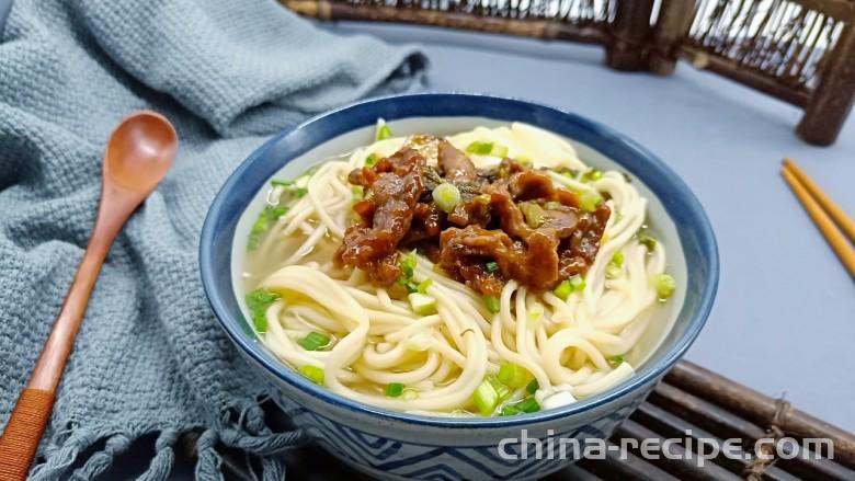 Pickled Chinese cabbage and Shredded Pork Noodles