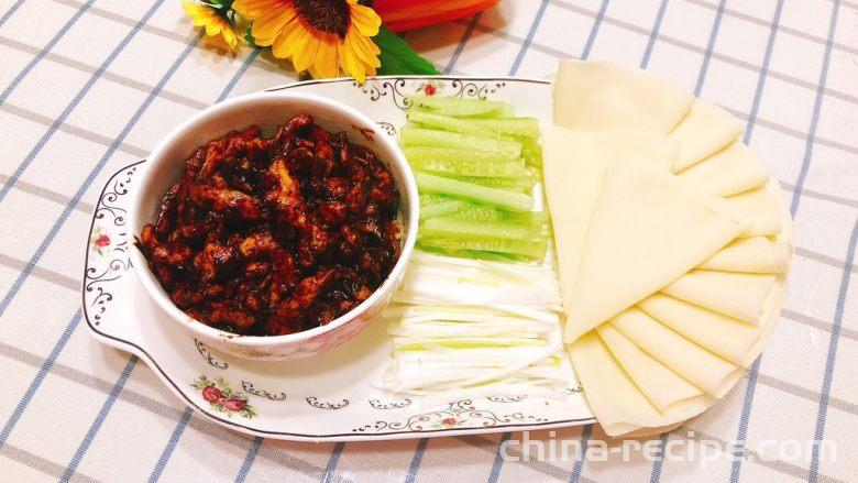 The recipe for making Beijing sauce chicken shredded meat