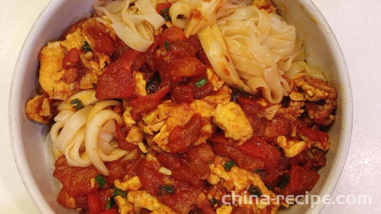 The recipe for egg tomato braised noodles