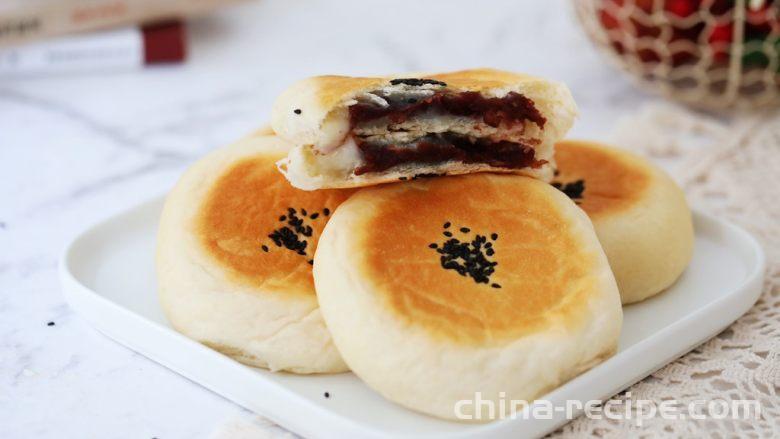 The method of making sesame bean paste cake