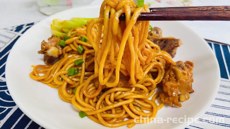 The recipe for braised pork ribs and noodles