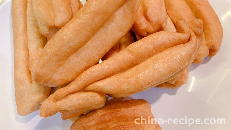 How to make crispy deep-fried dough sticks