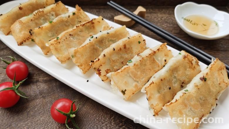 Practice of leek Potsticker