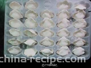 冰花煎饺,准备速冻饺子，什么馅都可以