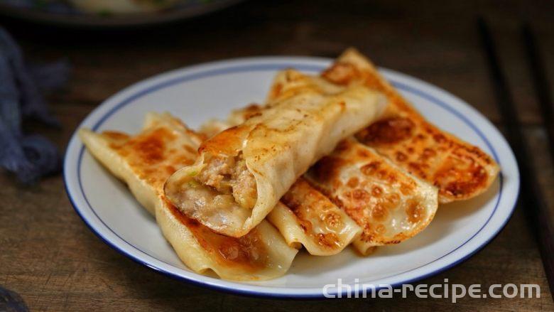 The practice of crispy pork and onion Potsticker