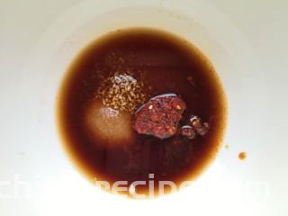 酸辣荞麦面,根据自己的口味放盐和鸡精。