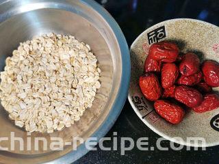 百合小米粥,麦片，红枣