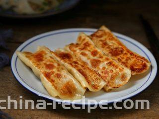 脆底猪肉洋葱锅贴,成品图