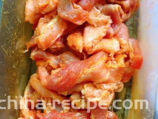 烤五花肉（奥尔良烤翅味）,放入冰箱冷藏室腌制3小时以上