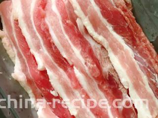 烤五花肉（奥尔良烤翅味）,取出切长片